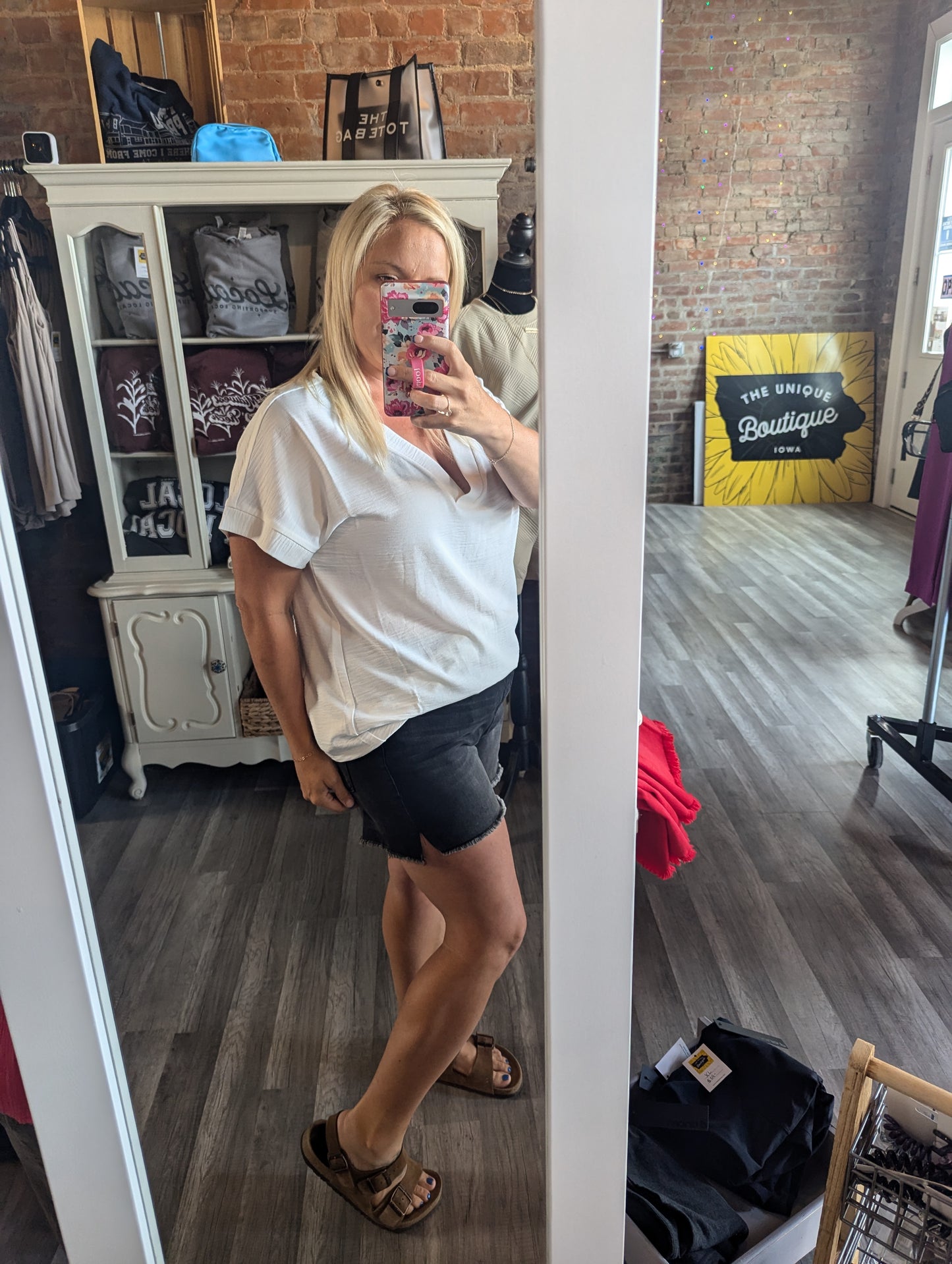 Woven Airflow VNeck in White