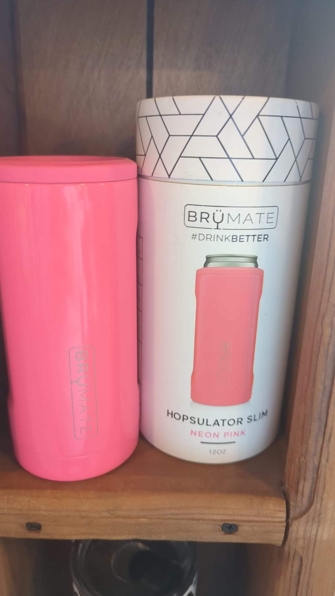 Brumate Hopsulator Slim Neon Pink